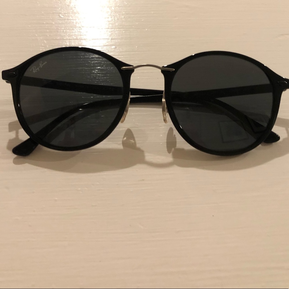 RayBan - Light Ray: RB4242 Model